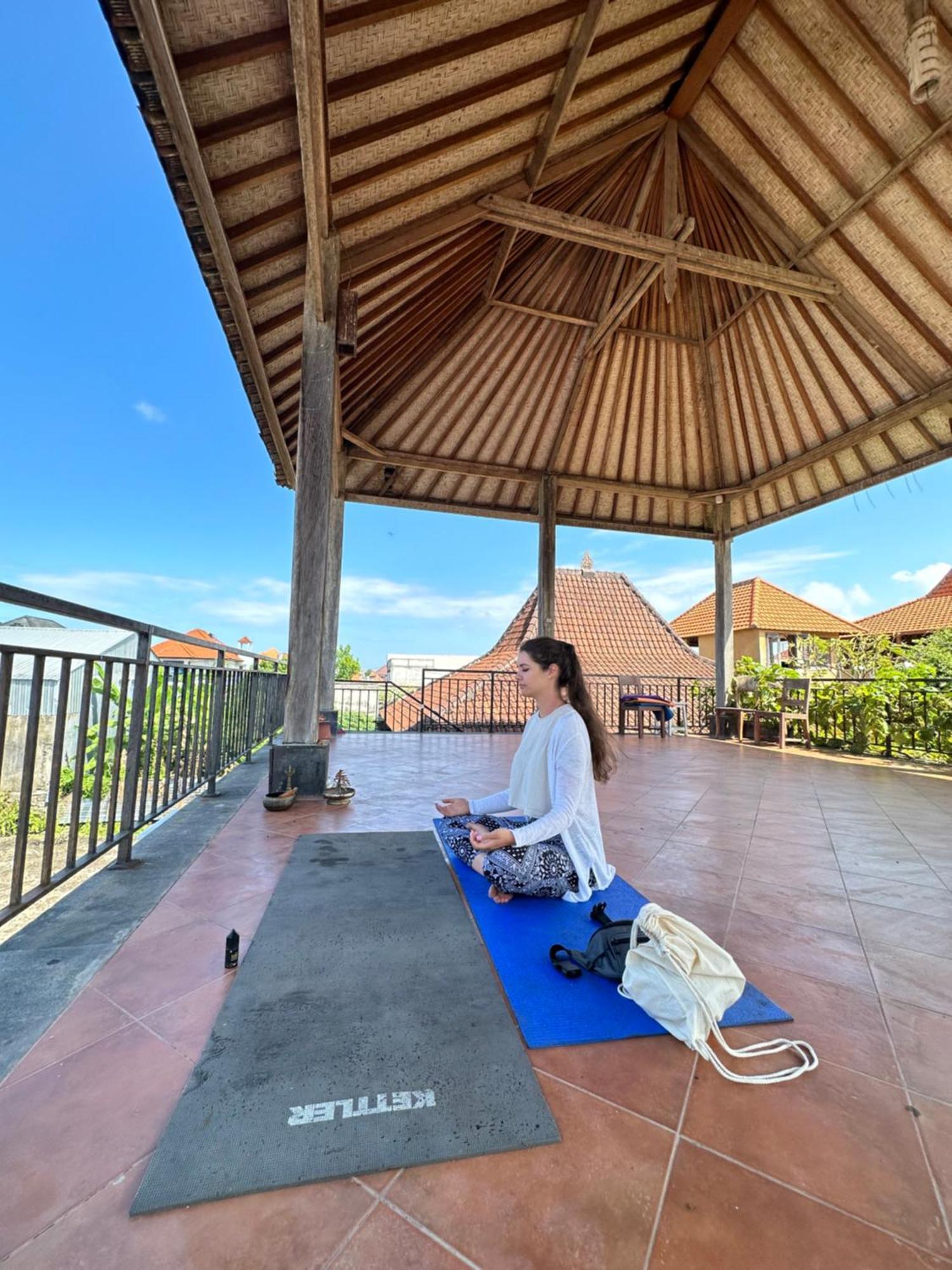Bali Telaga Hati Yoga Healing And Retreat Center Hostel Санур Екстер'єр фото