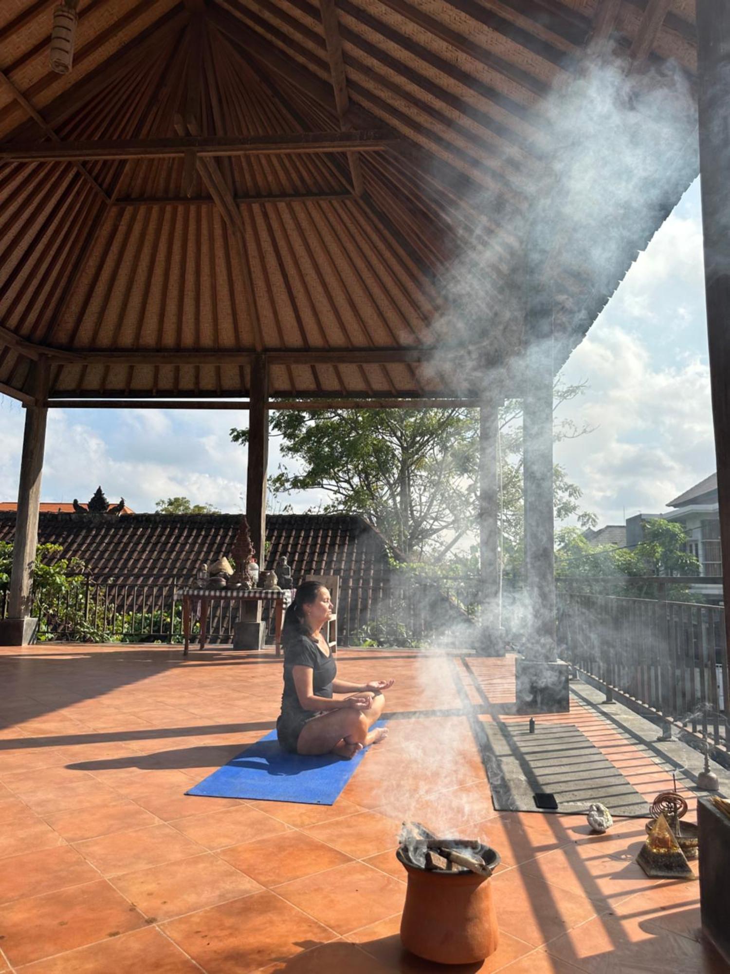 Bali Telaga Hati Yoga Healing And Retreat Center Hostel Санур Екстер'єр фото